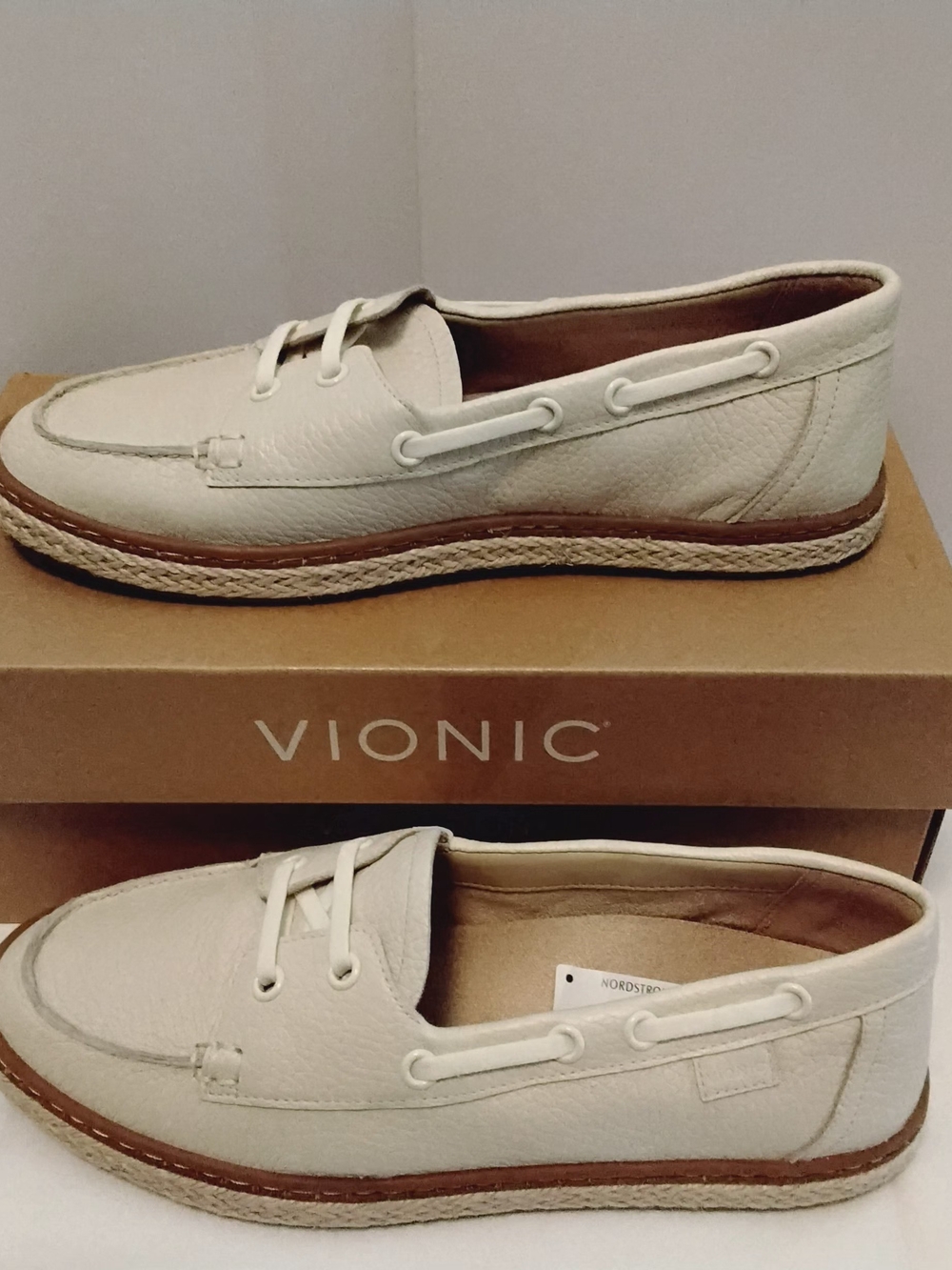 New Vionic Bay Slip-on Women's Cream Leather Boat Shoes Size 8.5